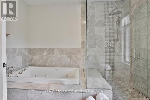 43 Mississauga Road S, Mississauga, ON - Indoor Photo Showing Bathroom