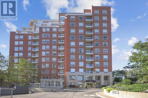 804 - 40 OLD MILL ROAD  Oakville, ON L6J 7W2