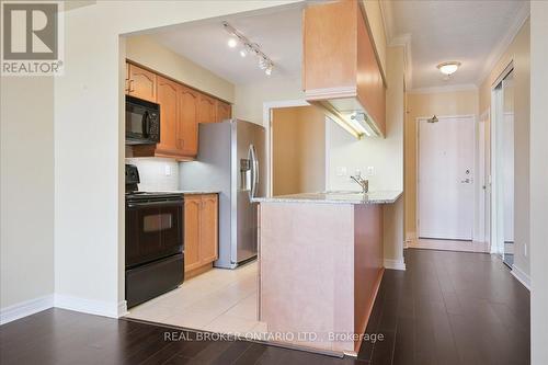 804 - 40 Old Mill Road, Oakville, ON - Indoor Photo Showing Kitchen