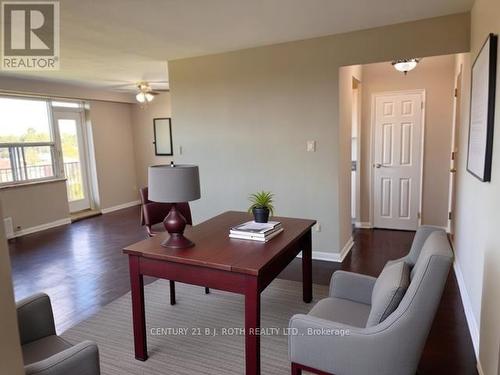 Virtual Stage Photo - 610 - 50 Gulliver Road, Toronto, ON - Indoor Photo Showing Living Room