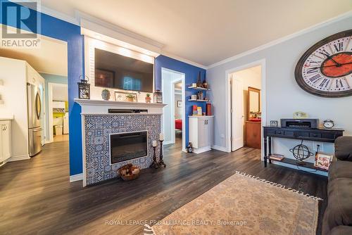 1 Kerr Crescent, Quinte West (Trenton Ward), ON - Indoor Photo Showing Living Room With Fireplace