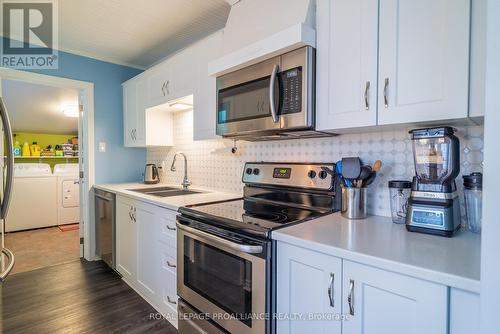 1 Kerr Crescent, Quinte West (Trenton Ward), ON - Indoor Photo Showing Kitchen With Double Sink