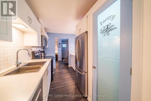 1 Kerr Crescent, Quinte West (Trenton Ward), ON - Indoor Photo Showing Kitchen
