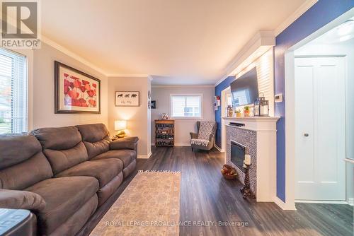 1 Kerr Crescent, Quinte West (Trenton Ward), ON - Indoor Photo Showing Living Room With Fireplace