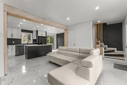 1961 Rue de Coblence  Laval (Vimont), QC H7M 3K4