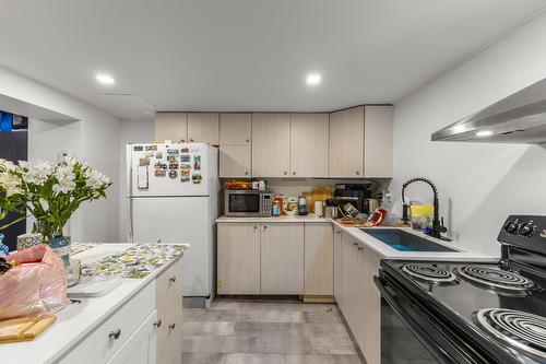 Intergénération - 1961 Rue De Coblence, Laval (Vimont), QC - Indoor Photo Showing Kitchen