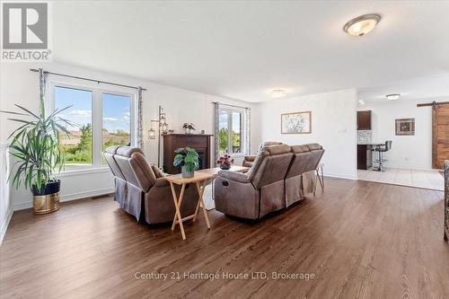125 Gretel Place, Welland (N. Welland), ON - Indoor Photo Showing Living Room