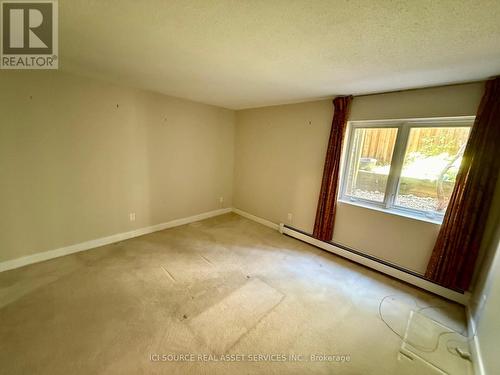 8 Blue Moon Private, Ottawa, ON - Indoor Photo Showing Other Room