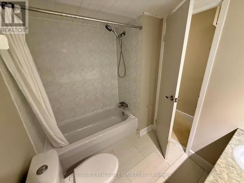 8 Blue Moon Private, Ottawa, ON - Indoor Photo Showing Bathroom