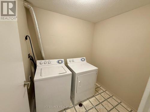 8 Blue Moon Private, Ottawa, ON - Indoor Photo Showing Laundry Room