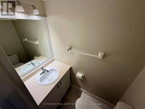 8 Blue Moon Private, Ottawa, ON - Indoor Photo Showing Bathroom