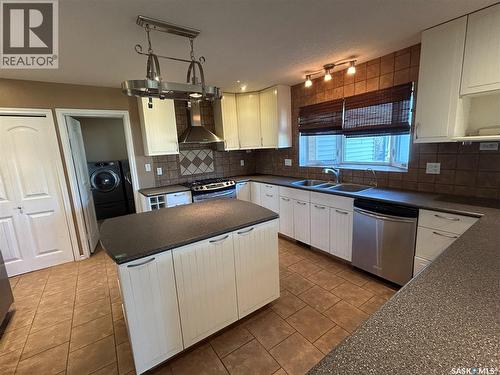 South Benson Acreage, Benson Rm No. 35, SK - Indoor Photo Showing Kitchen With Double Sink