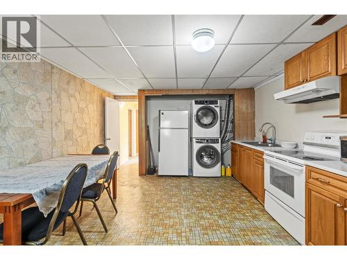 3804 22 Avenue, Vernon, BC - Indoor Photo Showing Laundry Room