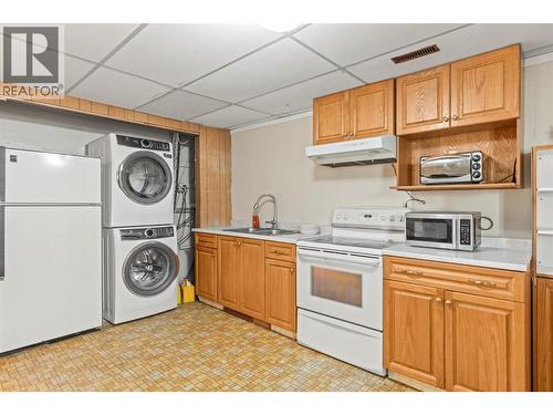 3804 22 Avenue, Vernon, BC - Indoor Photo Showing Laundry Room