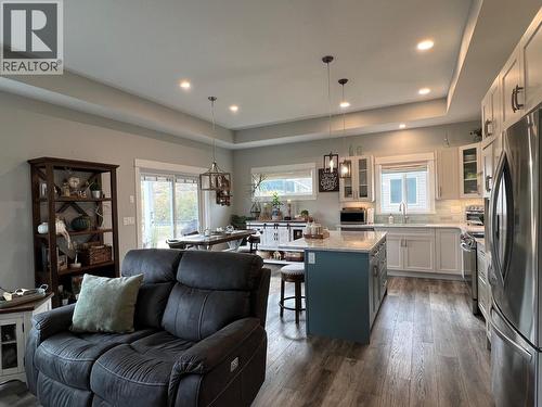 457 4 Th Street, Vernon, BC - Indoor Photo Showing Other Room