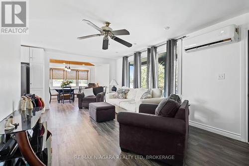 2837 Firelane 4, Port Colborne (Sherkston), ON - Indoor Photo Showing Living Room