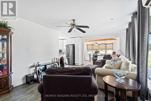 2837 Firelane 4, Port Colborne (Sherkston), ON - Indoor Photo Showing Living Room