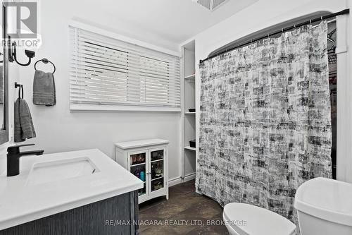 2837 Firelane 4, Port Colborne (Sherkston), ON - Indoor Photo Showing Bathroom