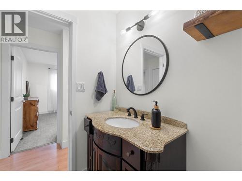 3091 28 Avenue Ne, Salmon Arm, BC - Indoor Photo Showing Bathroom