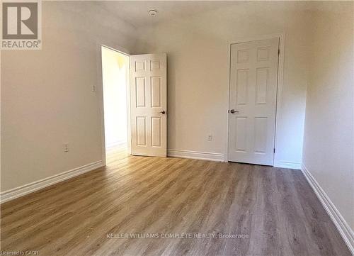 2 - 76 Wentworth Street S, Hamilton, ON - Indoor Photo Showing Other Room