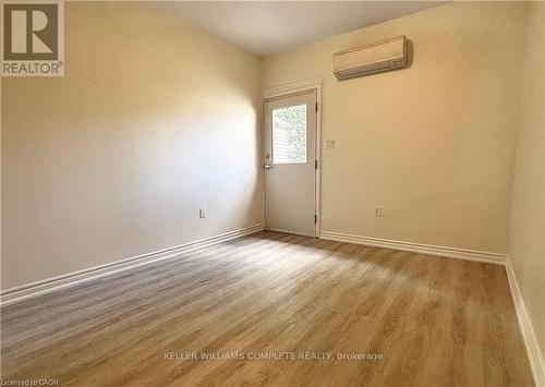 2 - 76 Wentworth Street S, Hamilton, ON - Indoor Photo Showing Other Room