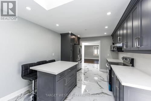 1263 Crestdale Road, Mississauga, ON - Indoor Photo Showing Kitchen