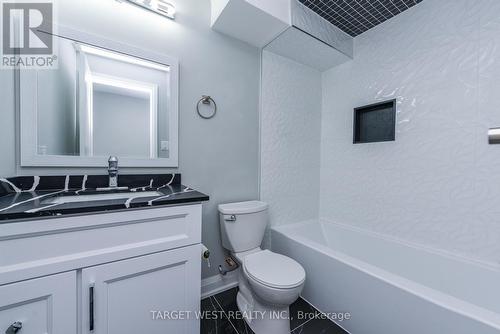 1263 Crestdale Road, Mississauga, ON - Indoor Photo Showing Bathroom