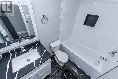 1263 Crestdale Road, Mississauga, ON - Indoor Photo Showing Bathroom