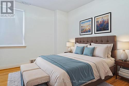 2510 Donnavale Drive, Mississauga, ON - Indoor Photo Showing Bedroom
