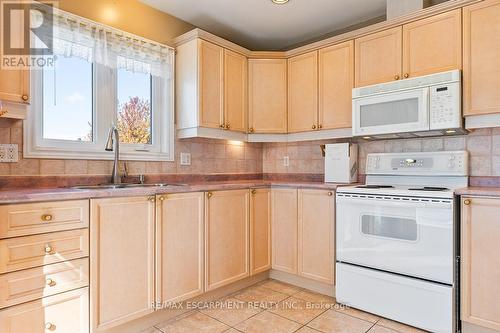 2510 Donnavale Drive, Mississauga, ON - Indoor Photo Showing Kitchen With Double Sink