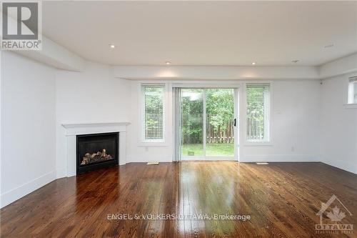 140 Montauk Pvt, Ottawa, ON - Indoor Photo Showing Living Room With Fireplace