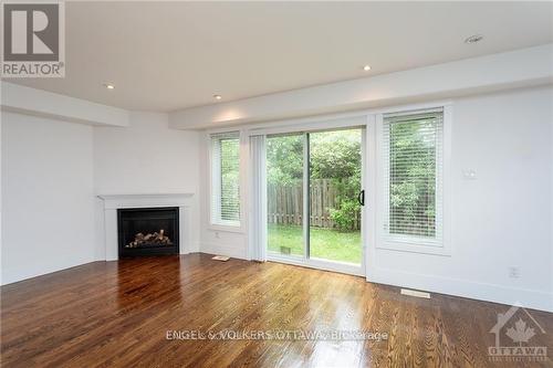 140 Montauk Pvt, Ottawa, ON - Indoor Photo Showing Living Room With Fireplace