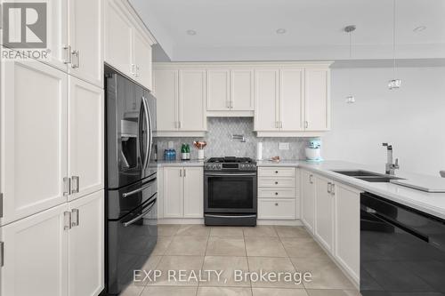 56 Lewis Avenue, Bradford West Gwillimbury, ON - Indoor Photo Showing Kitchen With Double Sink