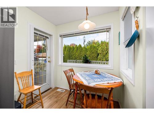1160 Kneller Court, Kelowna, BC - Indoor Photo Showing Dining Room