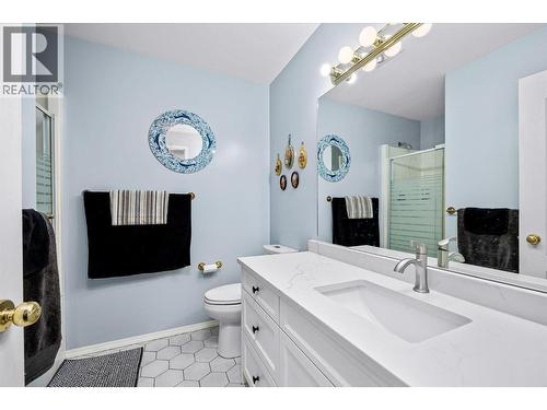 1160 Kneller Court, Kelowna, BC - Indoor Photo Showing Bathroom