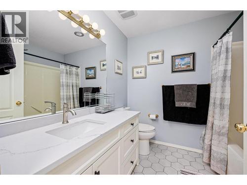 1160 Kneller Court, Kelowna, BC - Indoor Photo Showing Bathroom