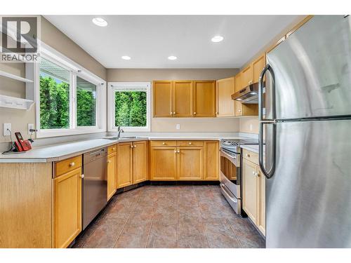 2241 Majoros Road, West Kelowna, BC - Indoor Photo Showing Kitchen
