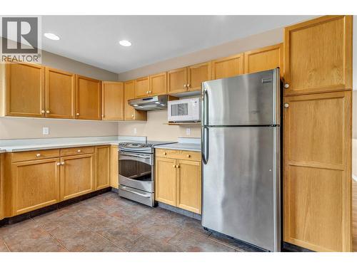 2241 Majoros Road, West Kelowna, BC - Indoor Photo Showing Kitchen