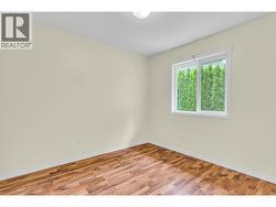 2nd bedroom - main floor. - 