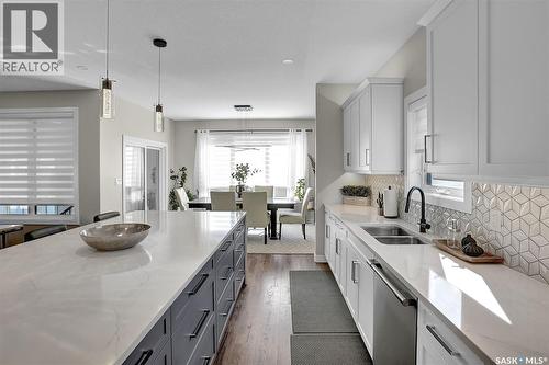 4244 Elderberry Crescent E, Regina, SK - Indoor Photo Showing Kitchen With Double Sink With Upgraded Kitchen
