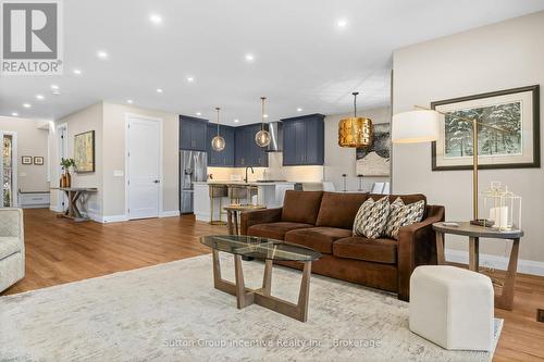 24 St Georges Court, Huntsville (Chaffey), ON - Indoor Photo Showing Living Room
