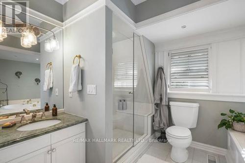 59 Centre Street W, Richmond Hill, ON - Indoor Photo Showing Bathroom