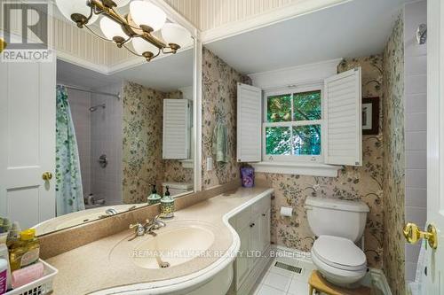 59 Centre Street W, Richmond Hill, ON - Indoor Photo Showing Bathroom