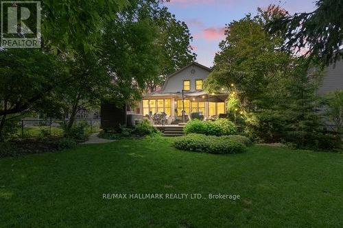 59 Centre Street W, Richmond Hill, ON - Outdoor