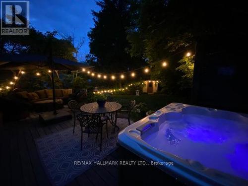 59 Centre Street W, Richmond Hill, ON - Outdoor