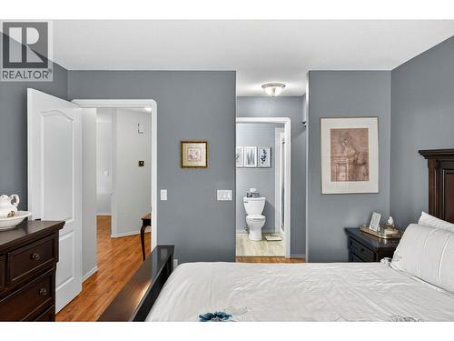 545 Glenmeadows Road Unit# 24, Kelowna, BC - Indoor Photo Showing Bedroom