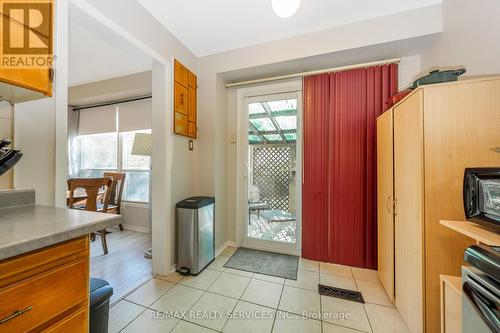 79 Royal Salisbury Way, Brampton, ON - Indoor Photo Showing Kitchen
