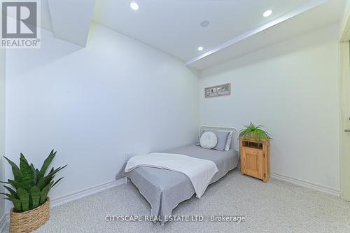 354 Plains Road W, Burlington, ON - Indoor Photo Showing Bedroom