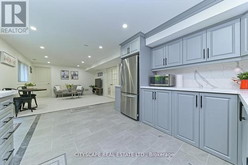 354 Plains Road W, Burlington, ON - Indoor Photo Showing Kitchen