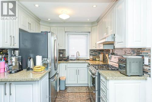 570 Exbury Crescent, Mississauga, ON - Indoor Photo Showing Kitchen With Upgraded Kitchen
